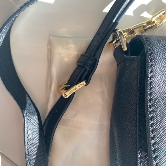 Michael Kors Handbag - Picture 6 of 9